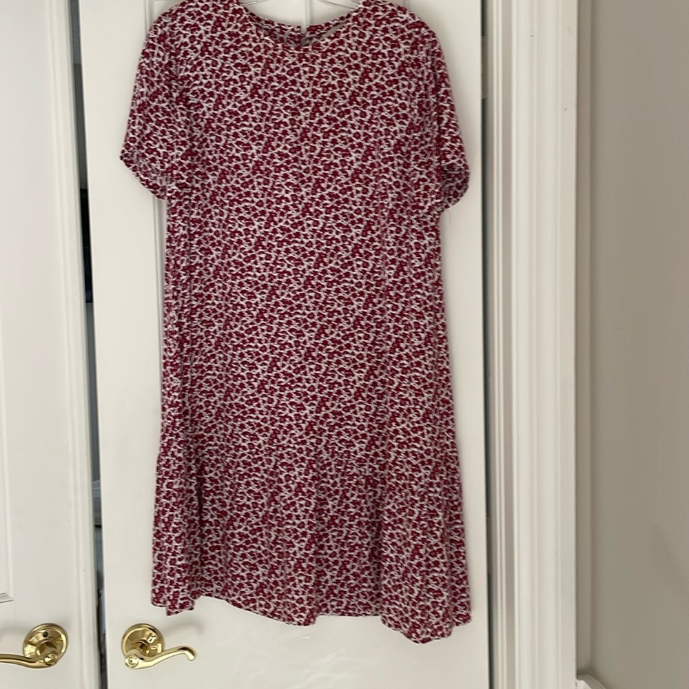 Playful dress by The Loft /size6/ short sleeved/above the knee /floral print